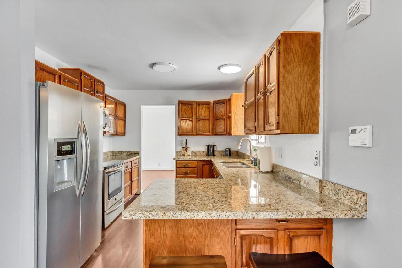 Large Room Near Uvu & Byu オレム エクステリア 写真